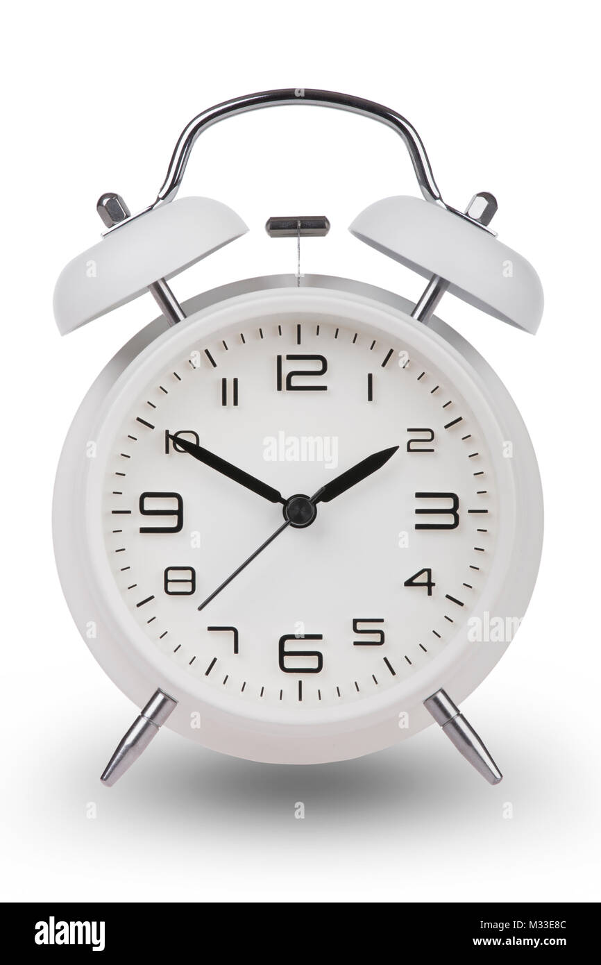 White orologio sveglia con le mani a 10 e 2 am o pm isolato su uno sfondo bianco Foto Stock