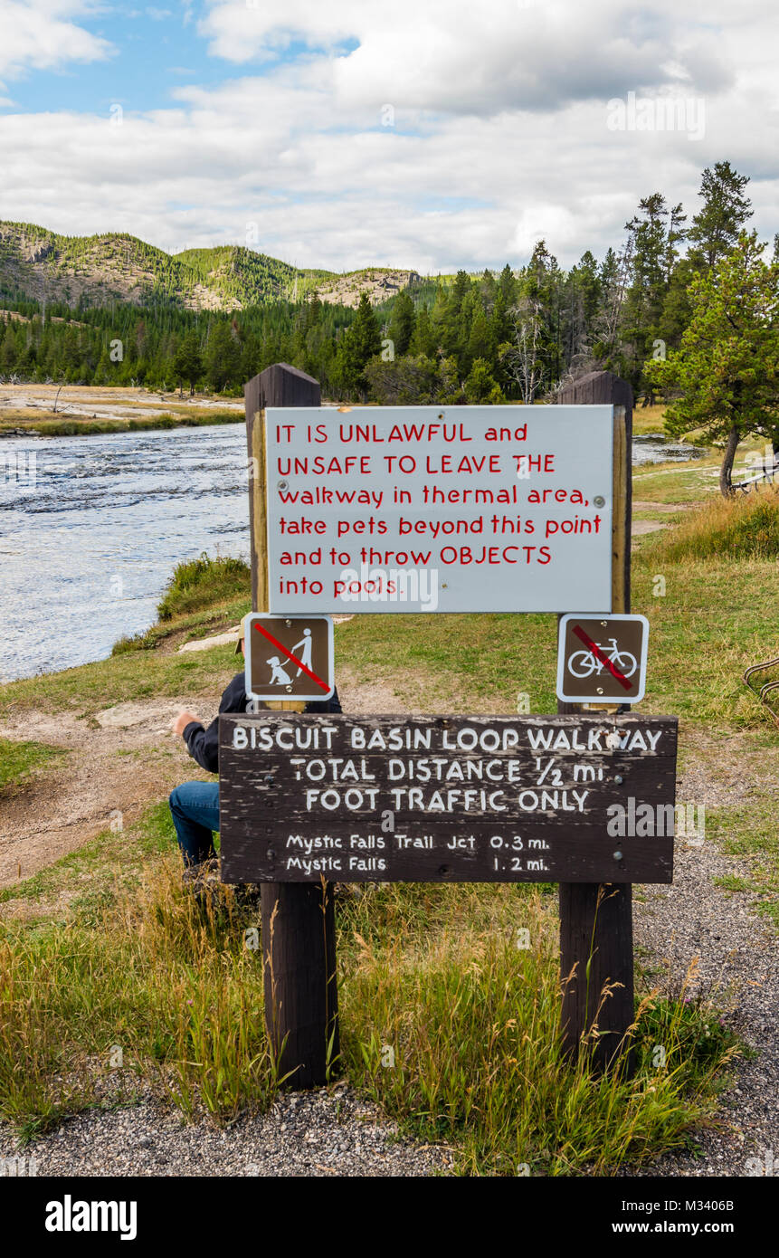 Avvertimenti e informazioni sign in il biscotto bacino. Parco Nazionale di Yellowstone, Wyoming USA Foto Stock