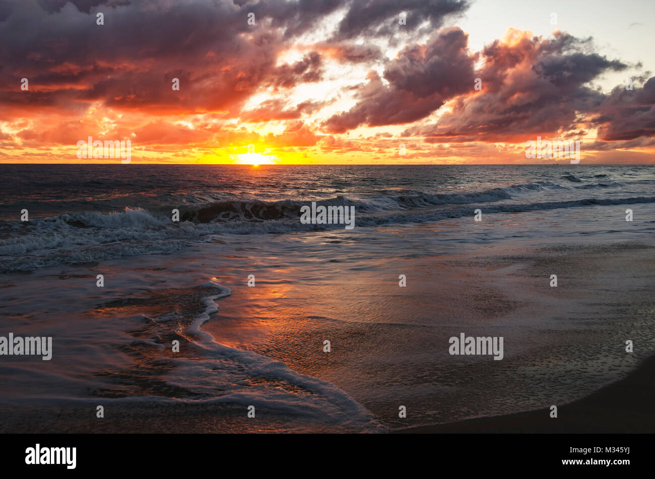 Tramonto sulla spiaggia, Perth, Australia occidentale, Australia Foto Stock