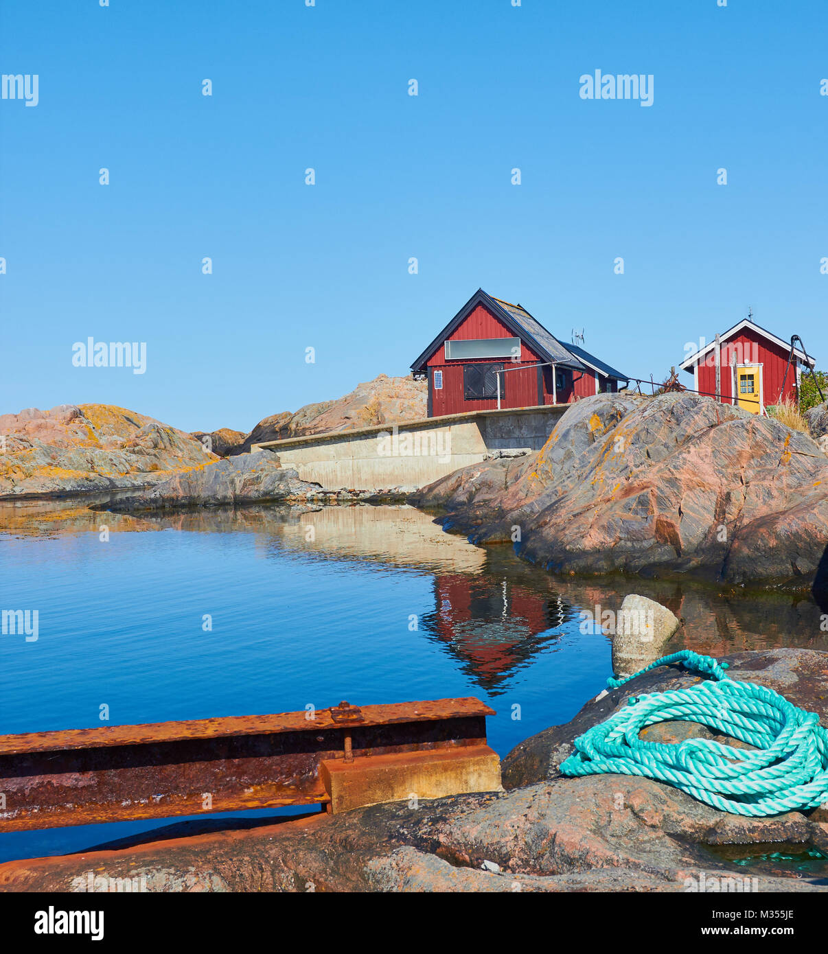 Rustico Cabine di legno sul Mar Baltico, arcipelago di Stoccolma, Svezia e Scandinavia Foto Stock