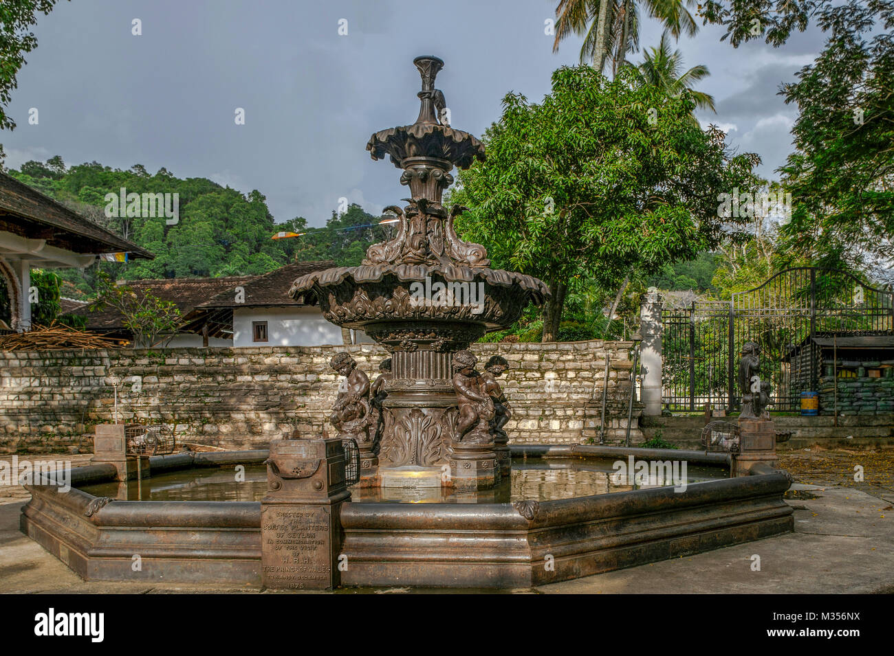 Il principe di Galles fontana, Kandy, Sri lanka, Asia Foto Stock