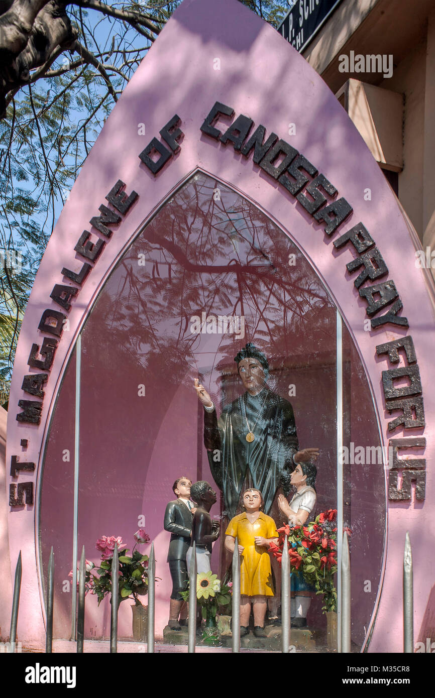 Santa Maddalena di Canossa prega per noi Chiesa, kochi, Kerala, India, Asia Foto Stock