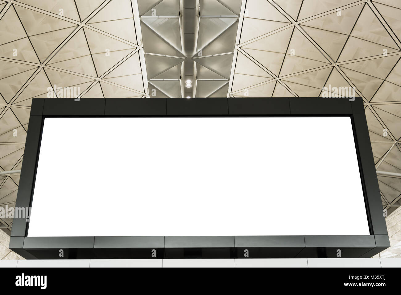 LED bianco scatola schermata billboard in aeroporto o centro commerciale per lo shopping Foto Stock