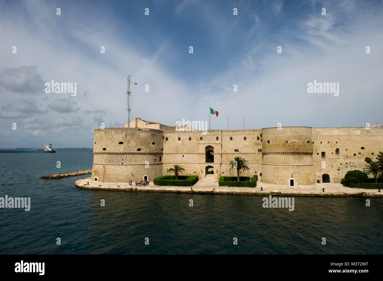 L'Italia. La puglia, Taranto. Castello Aragonese sul mare, all'aperto, nessuno, Foto Stock