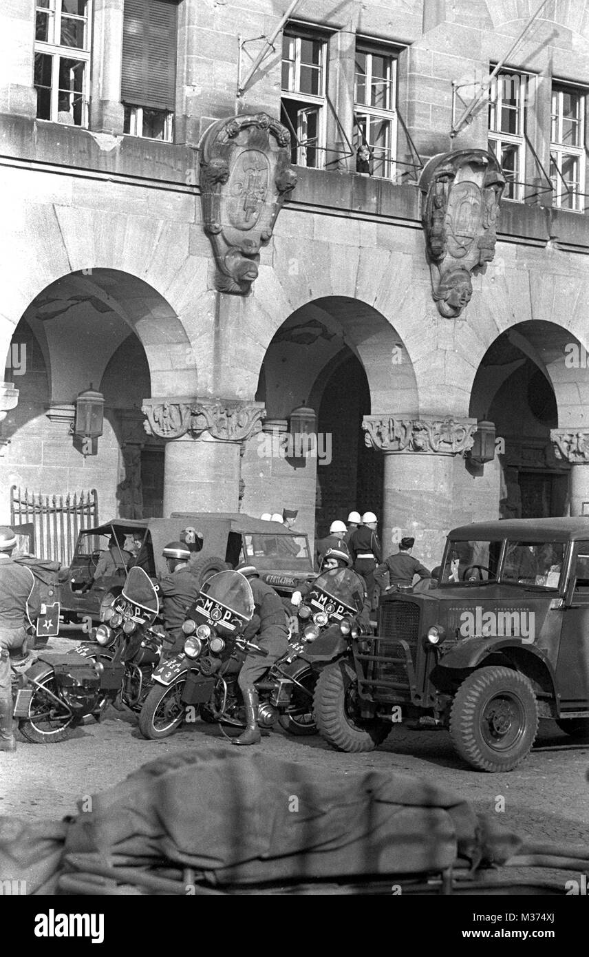 L'edificio protetto il 23 settembre 1946. Il Palazzo di Giustizia di Norimberga è stato chiuso per tutti i non partecipanti durante le prove di criminali di guerra della seconda guerra mondiale. | Utilizzo di tutto il mondo Foto Stock