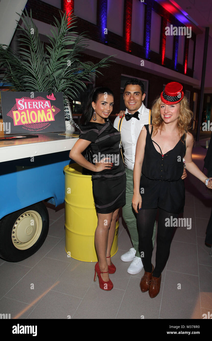 Silva Gonzales, Gabriela Gottschalk, Diba Hakimi (Hot Banditoz), Eroeffnungs Abendvorstellung Auto Wichert, Bornkampsweg Amburgo, 10.05.2012 Foto Stock