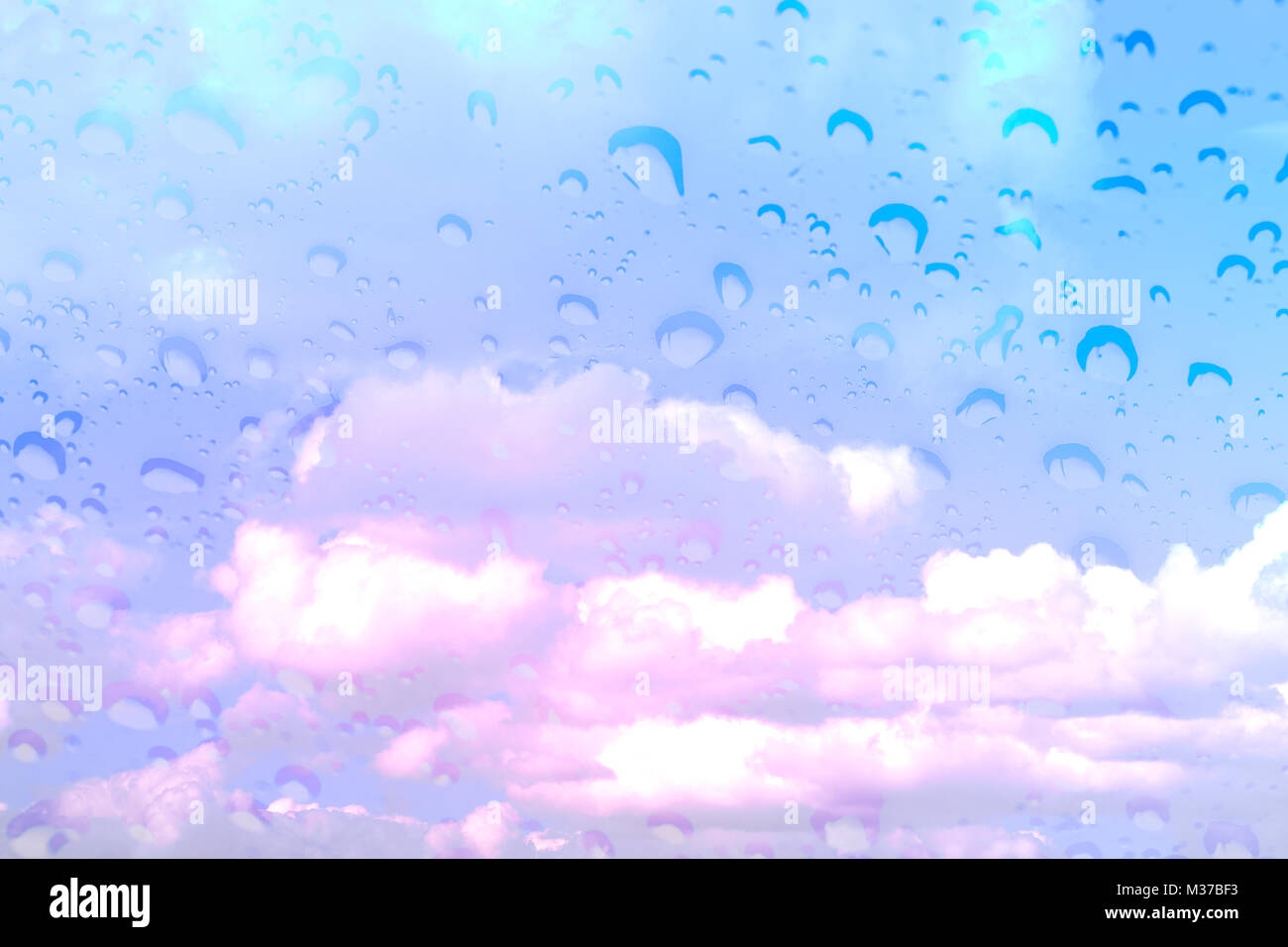 Blu cielo cloud magic colore fantasia con overlay raindrop natura fresca abstract per lo sfondo Foto Stock