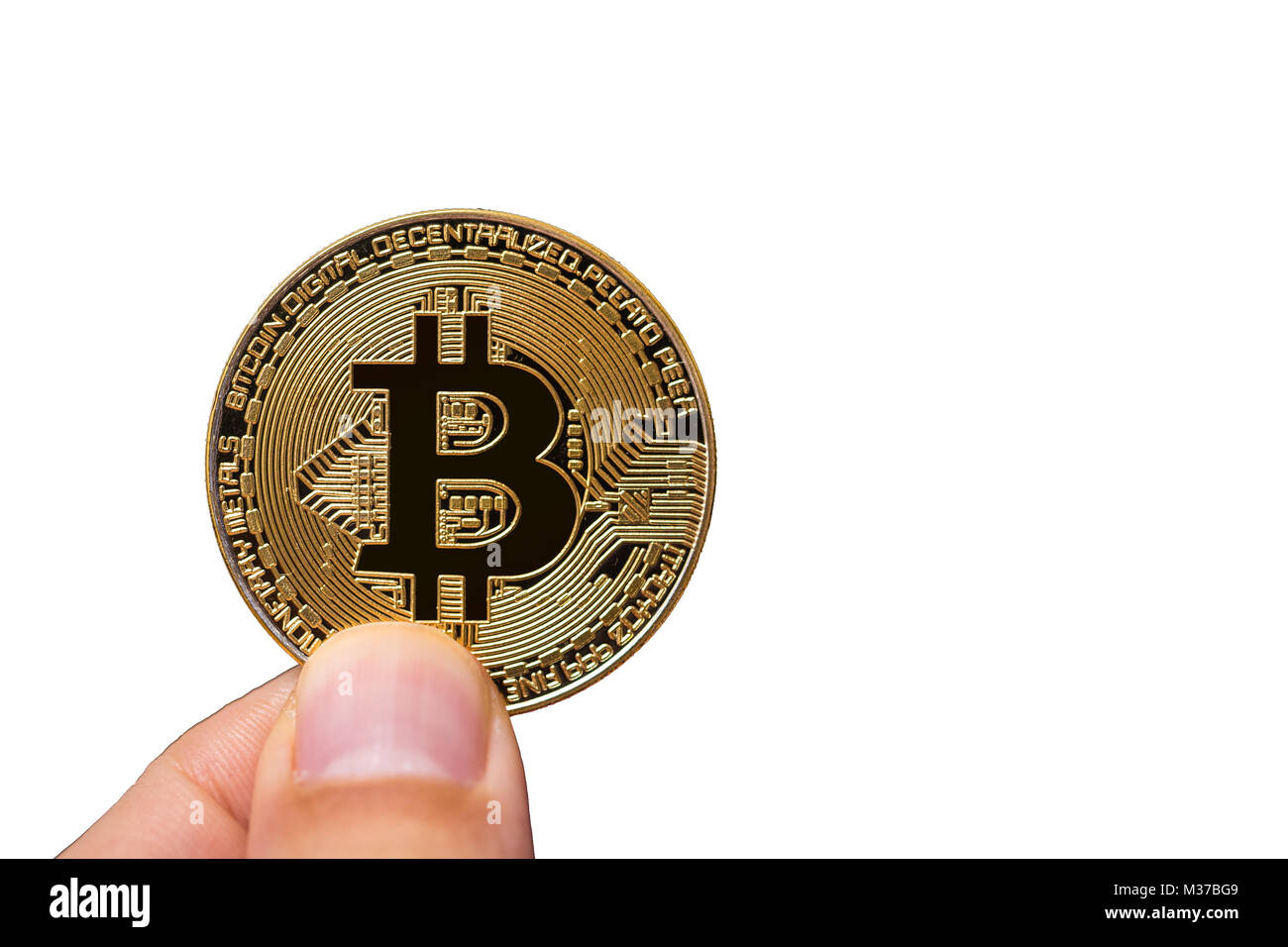 Closeup oro cryptocurrency bitcoin isolati su sfondo bianco Foto Stock