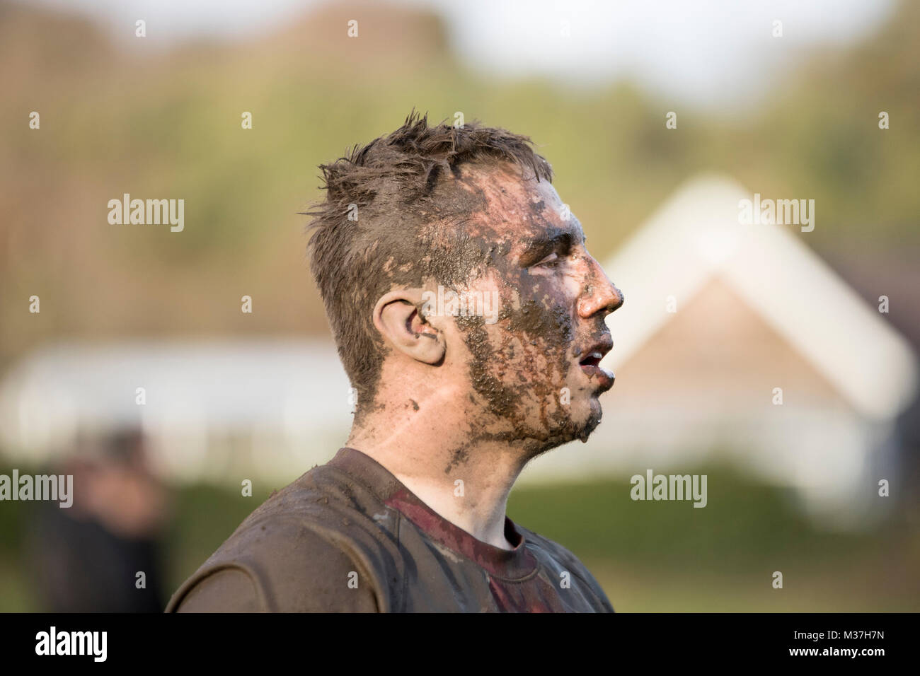 Llanelli, Camarthenshire, Wales, Regno Unito. 2Oth di gennaio 2018. Crymych RFC giocando contro Llaneli wanderes nel campionato. Sion Colella con fango sulla sua f Foto Stock