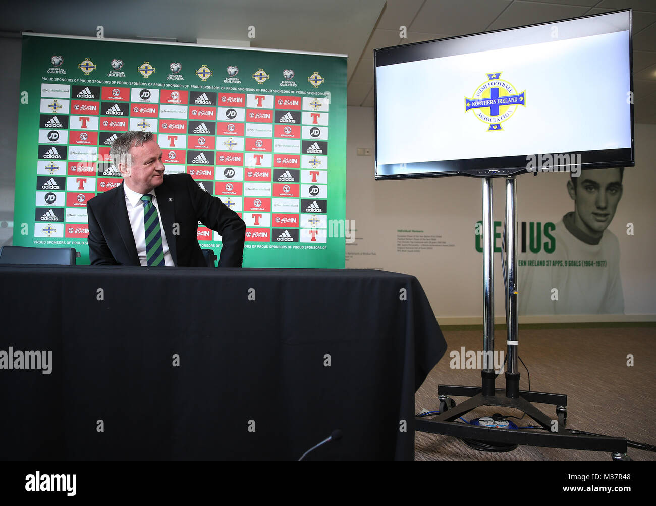 Irlanda del Nord manager Michael O'Neill nel corso di una conferenza stampa al Windsor Park di Belfast, per annunciare il suo nuovo contratto come Irlanda del Nord manager. Foto Stock