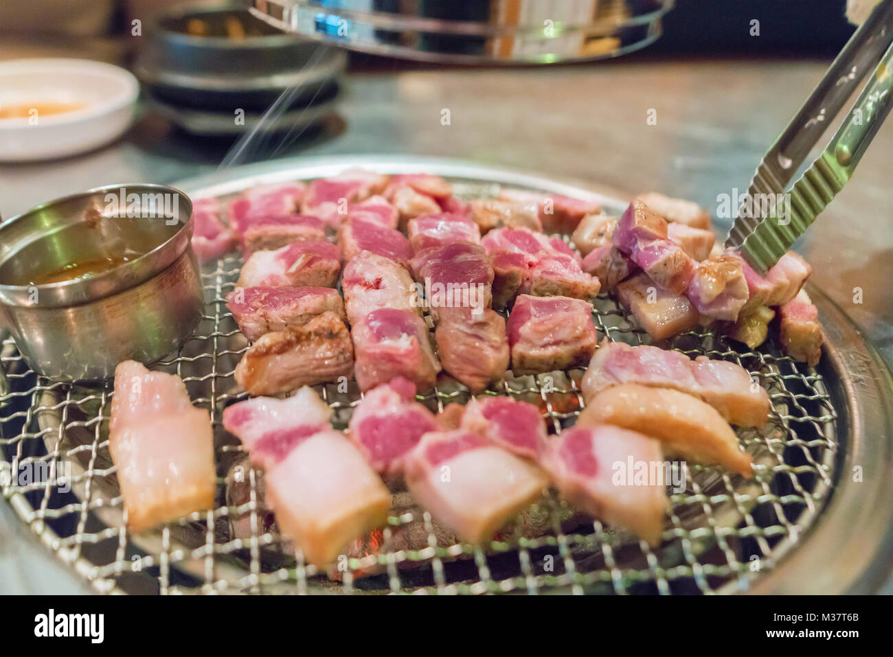 Carne di maiale Treaky per grigliate di carne di maiale, pancia stile Coreano menu, Corea tradizionale e popolare, cibo delizioso di cibo. Foto Stock