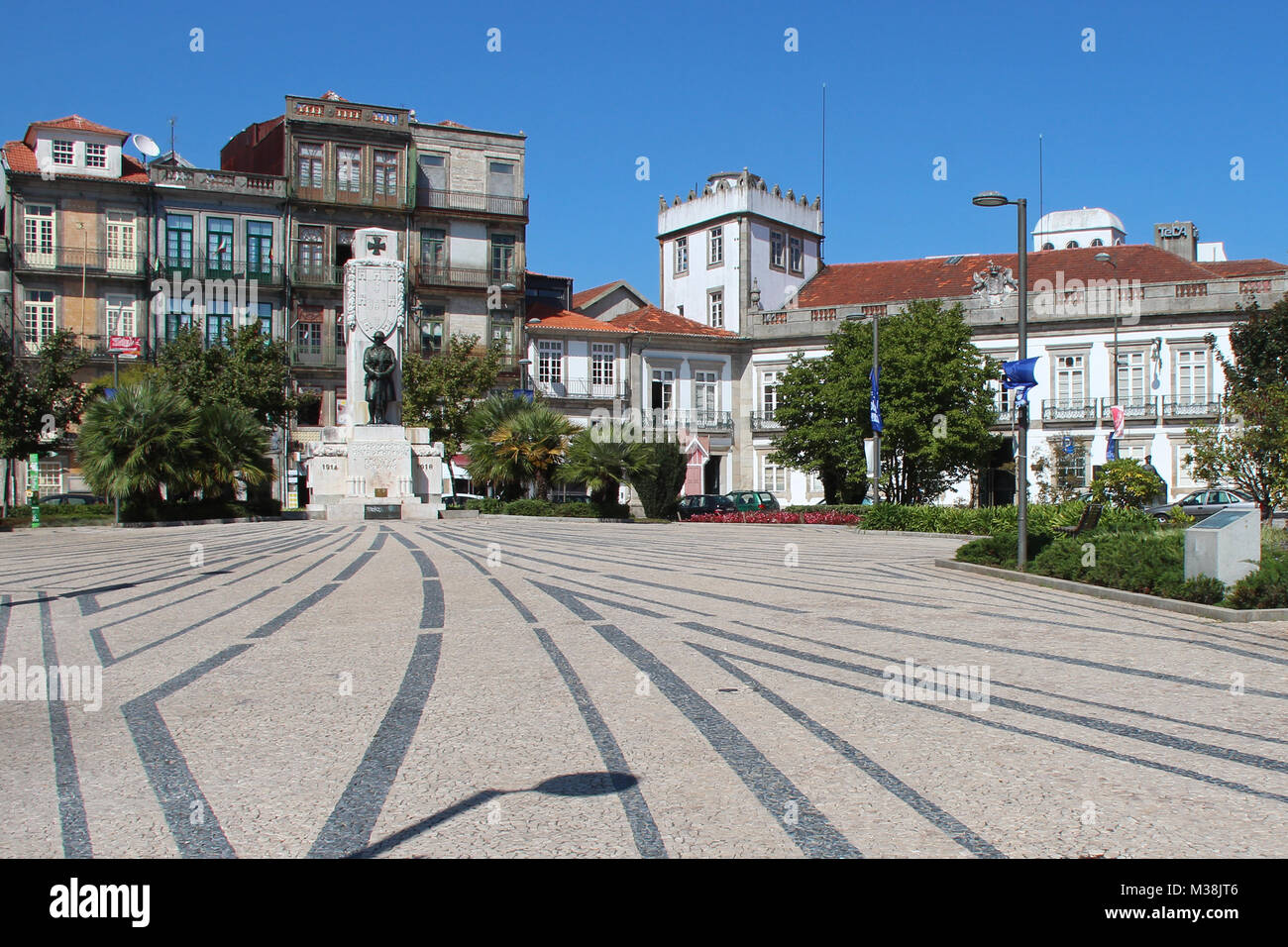 Un quadrato (praça de Carlos Alberto) a Porto (Portogallo). Foto Stock