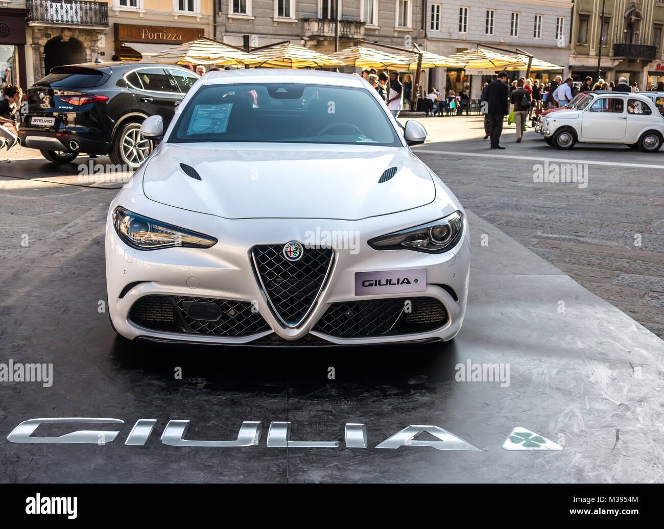 Trieste, Italia-31 marzo 2017: Salita dei Campioni AutoShow, Alfa Romeo Giulia Quadrifoglio con Ferrari 510-hp 2.9-litri twin-turbo V-6 , guida il r Foto Stock
