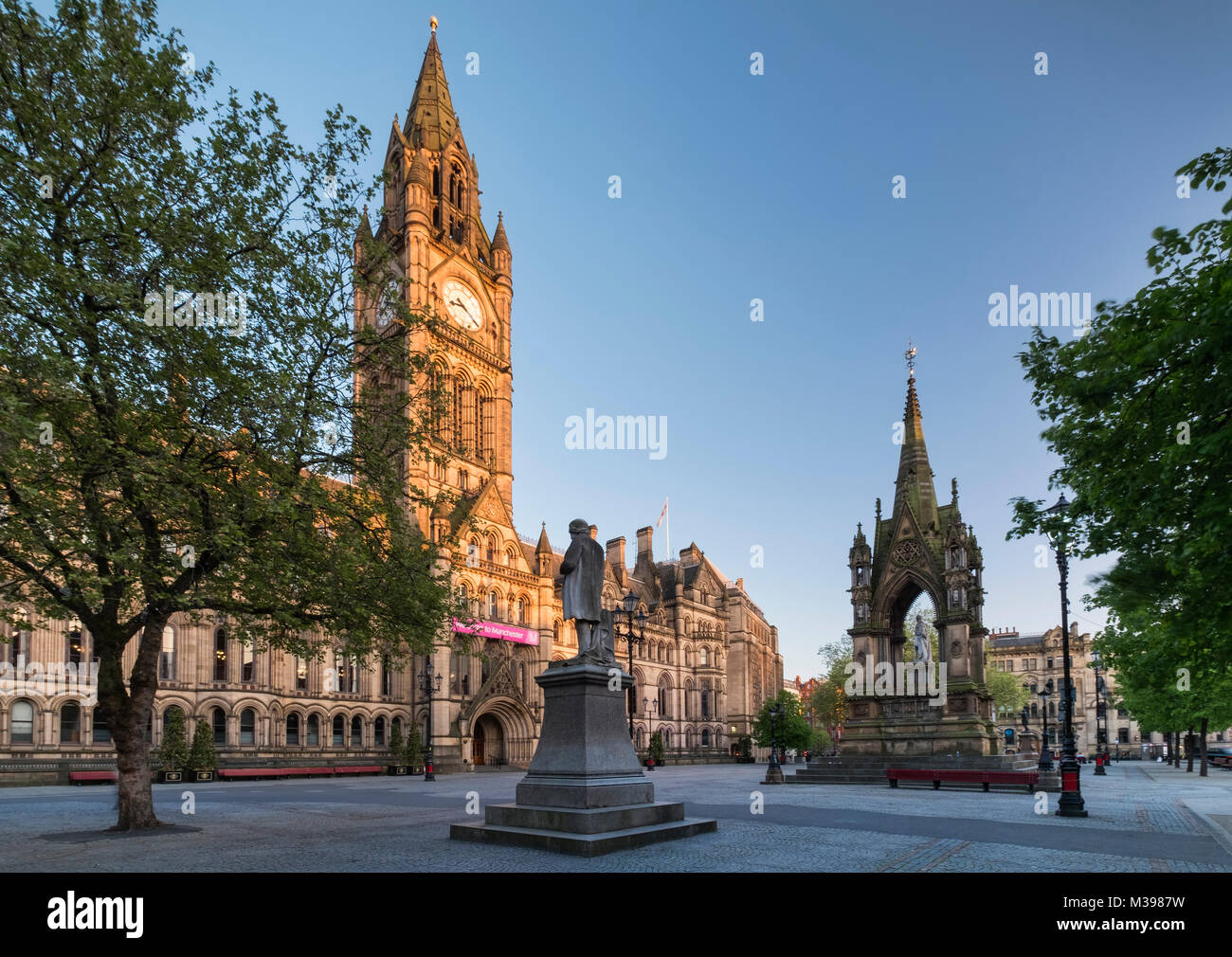 Manchester Town Hall e Albert Square, Manchester, Greater Manchester, Inghilterra, Regno Unito Foto Stock