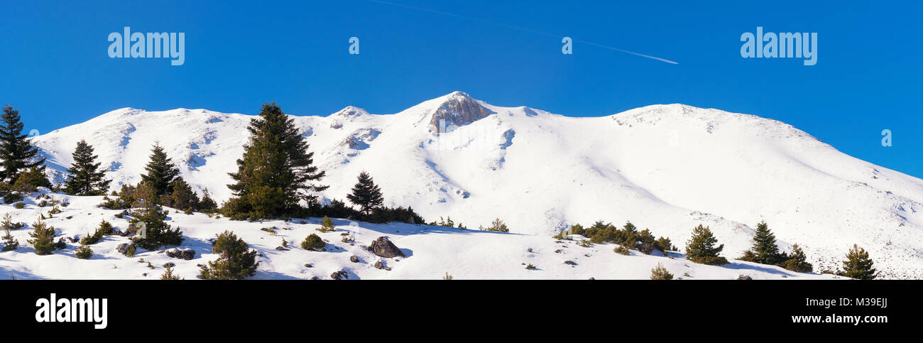 La Ziria snowy ski resort montagna a Corinto in Grecia. Foto Stock