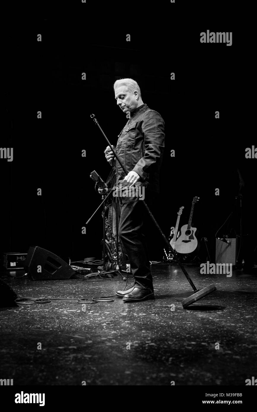 Ian Donaldson (80s band H20) torna sul palcoscenico dopo un lungo periodo di tempo per lanciare il suo nuovo album a teatro Websters , Glasgow :Photo credit Martin osso (Scozia Scotland Foto Stock