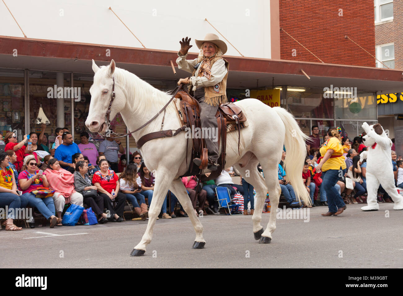 Brownsville, Texas, Stati Uniti d'America - 25 febbraio 2017, Grand Parade internazionale è parte del Charro giorni Fiesta - Fiestas Mexicanas, un bi-festival nazionale Foto Stock