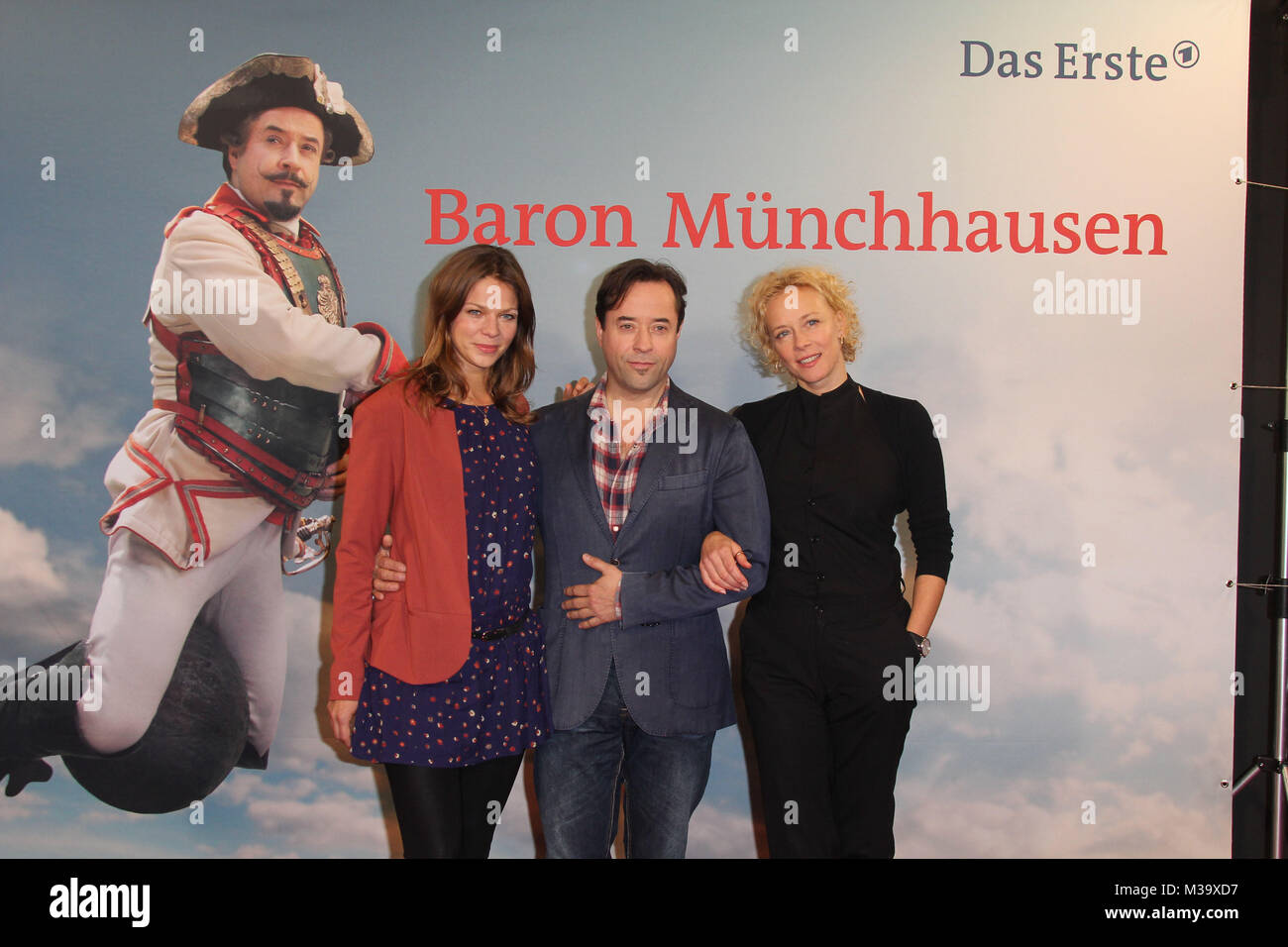 Jessica Schwarz, Katja Riemann, Jan Josef Liefers, Fototermin 'Muenchhausen', Amburgo, 29.10.2012 Foto Stock