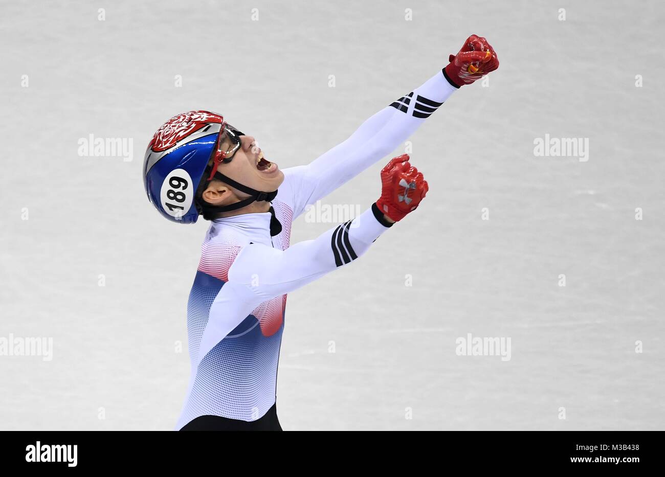 Gangneung, Repubblica di Corea. 10 Febbraio, 2018. Hyojun Lim (KOR) celebra vincendo la finale. Short track. Gangneung ice arena. Pyeongchang2018 Olimpiadi invernali. Gangneung. Repubblica di Corea. 10/02/2018. Credito: Sport In immagini/Alamy Live News Foto Stock