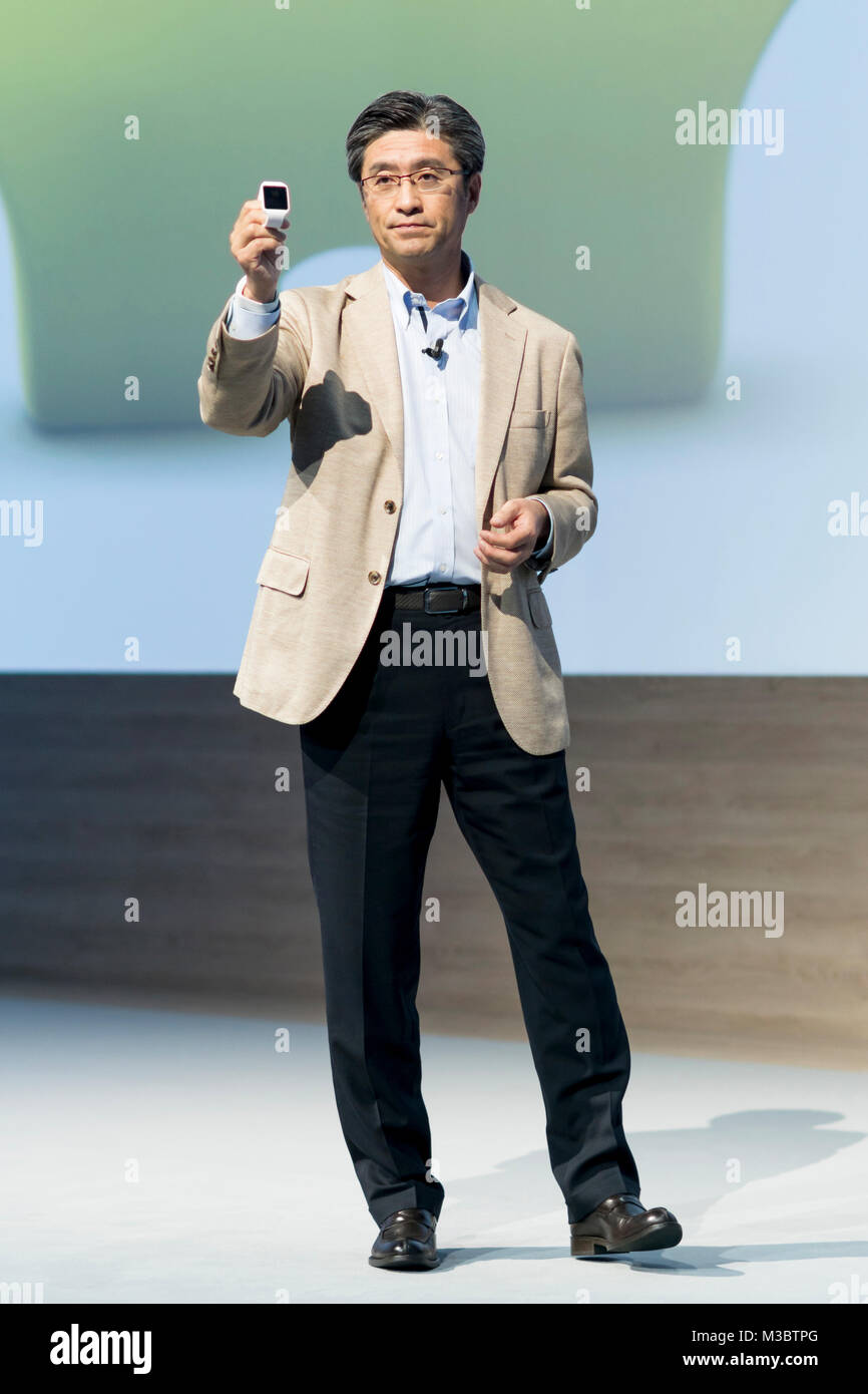 Kunimasa Suzuki, EVP, Sony Corporation, Presidente e CEO di Sony Mobile Communications stellt die neuen Xperia Z3 Produktpaette bei der Pressekonferenz auf der IFA 2014 ( Internationale Funkausstellung ) unterm Funkturm Berlino vor. Foto Stock