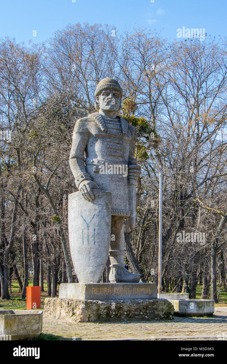 Un monumento di Khan Asparuh della Bulgaria Varna 09.02.2018 Foto Stock