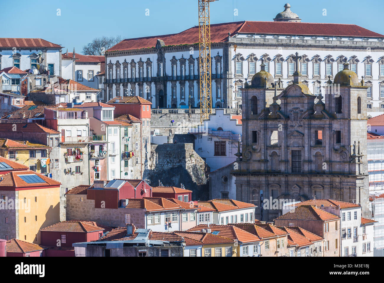 Palazzo Vescovile e Chiesa di Cricket's in porto, la seconda più grande città in Portogallo sulla Penisola Iberica Foto Stock