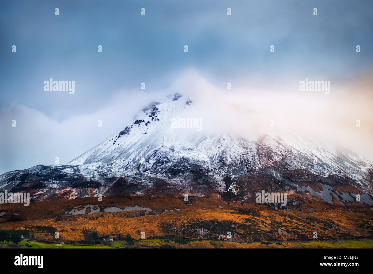 Mount Errigal in Irlanda Foto Stock
