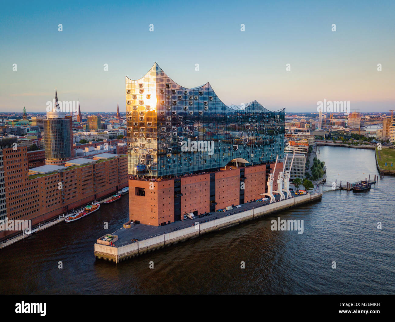 Tramonto Elbphilharmoni Amburgo Germania prese nel 2015 Foto Stock