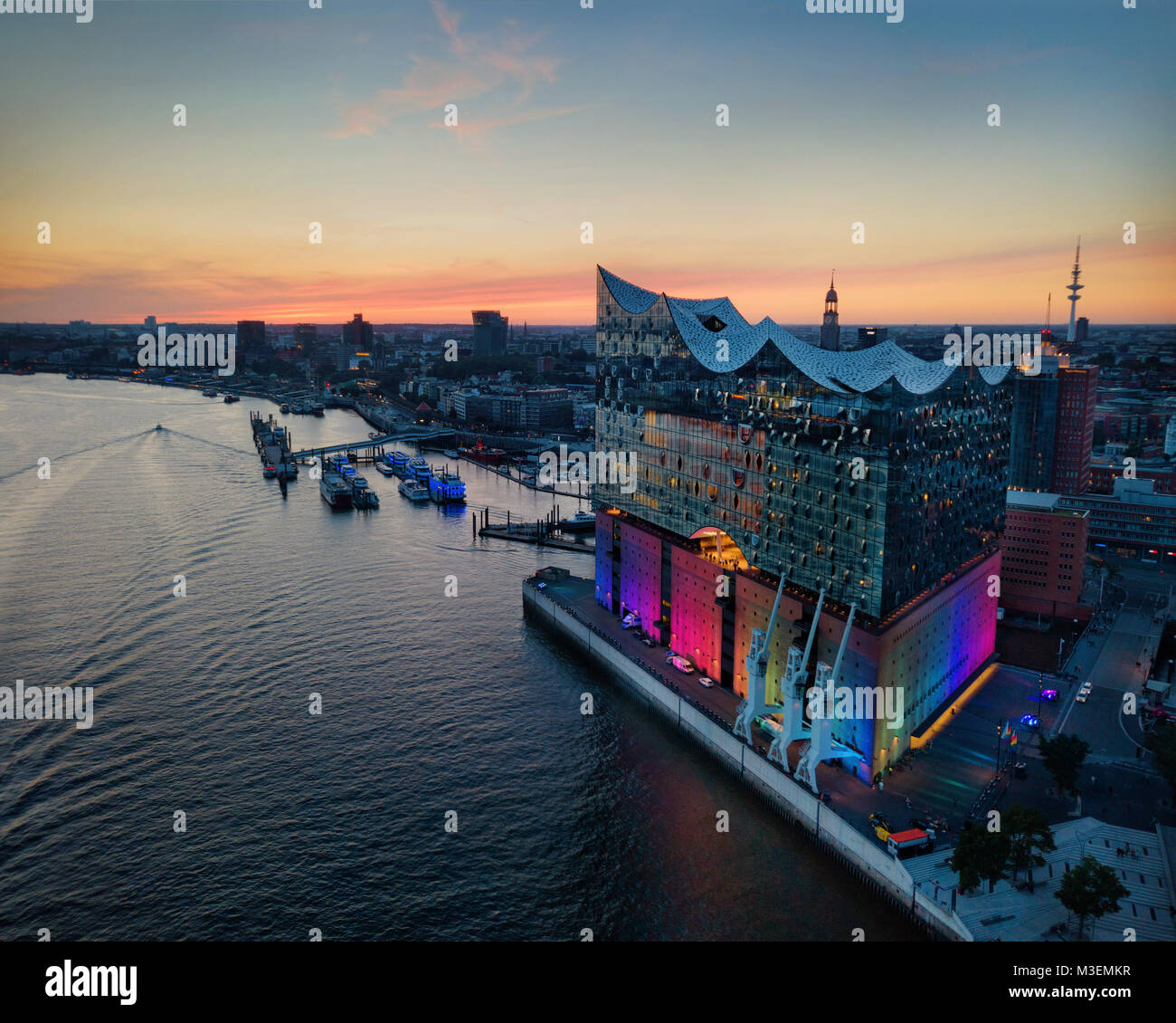 Tramonto Elbphilharmoni Amburgo Germania prese nel 2015 Foto Stock