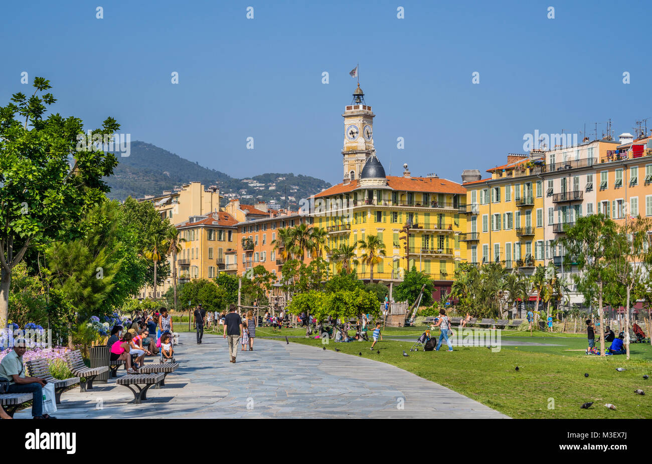 Francia, dipartimento Alpes-Maritime, Côte d'Azur, Nizza, la Promenade du Paillon è un popolare spazio verde a Nizza Foto Stock