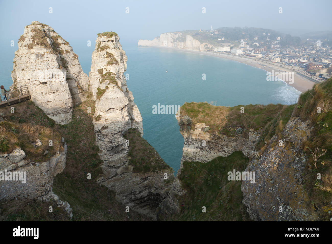 Étretat in Normandie regione nel nord-ovest della Francia. Foto Stock