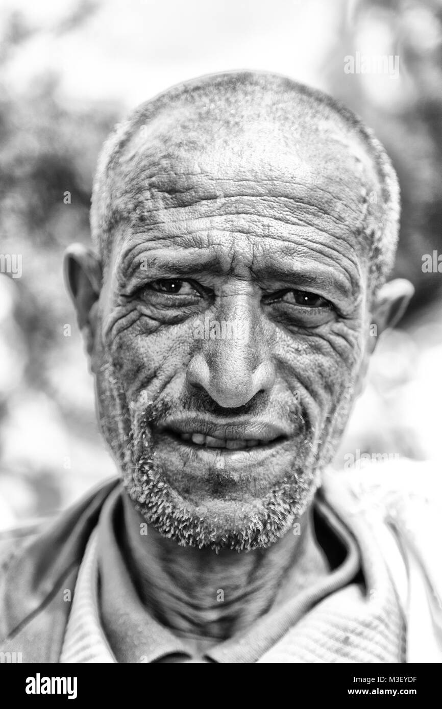 Etiopia,LALIBELA-CIRCA GENNAIO 2018--non identificato uomo vecchio nella celebrazione di genna Foto Stock