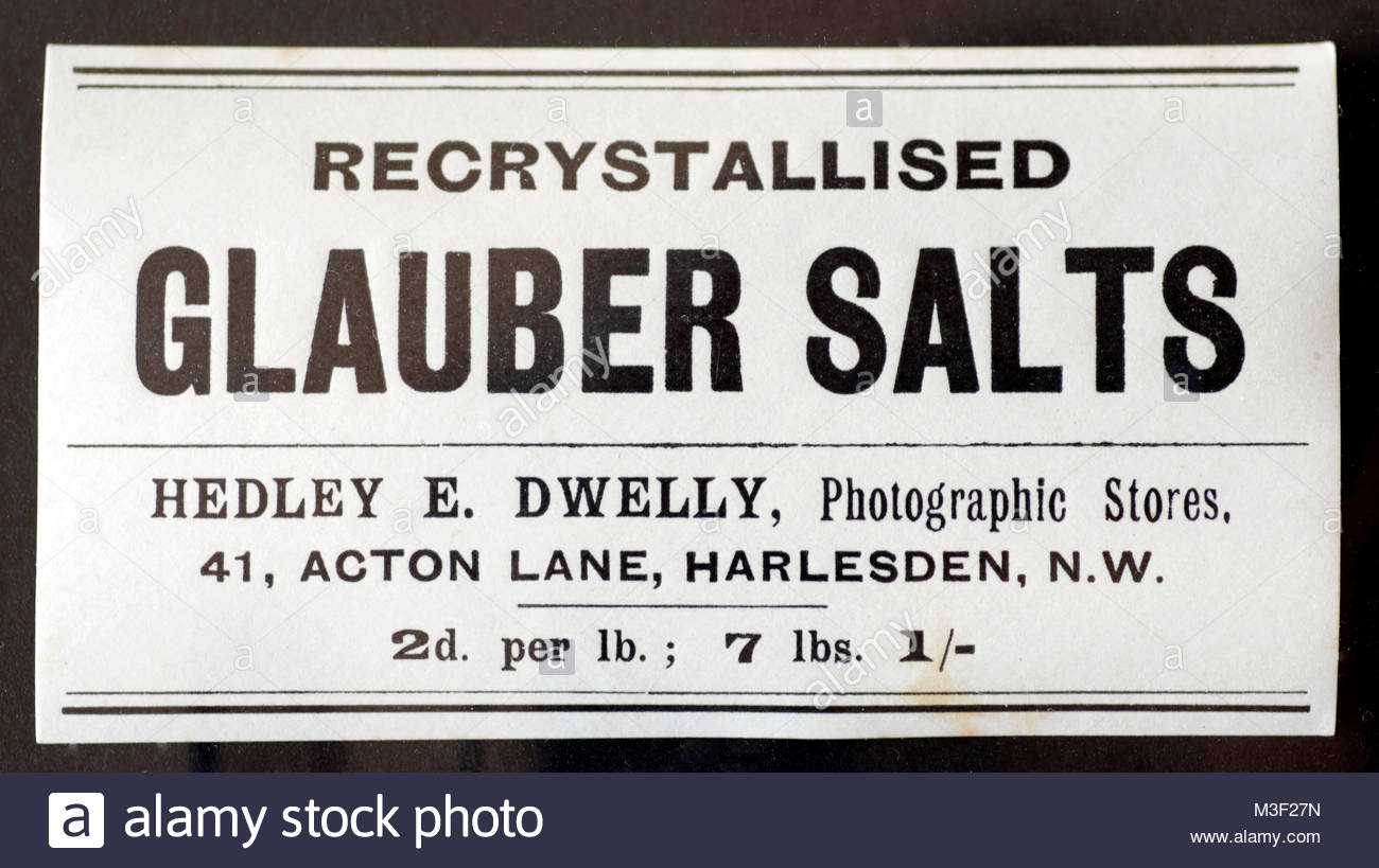 Vintage farmacia Etichette per bottiglie di medicina inizio novecento - ricristallizzato Glauber sali Foto Stock