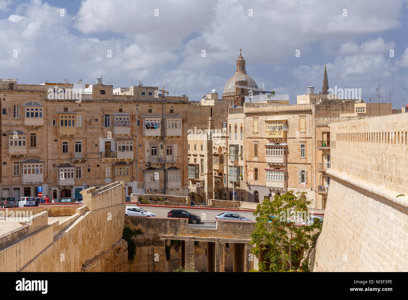 Strade di La Valletta, Malta visto da Fort St. Elmo. Foto Stock