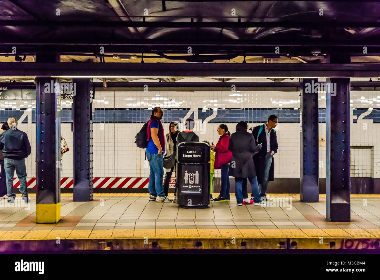 42Nd Street - Port Authority Bus Terminal Stazione della Metropolitana Manhattan   New York New York, Stati Uniti d'America Foto Stock