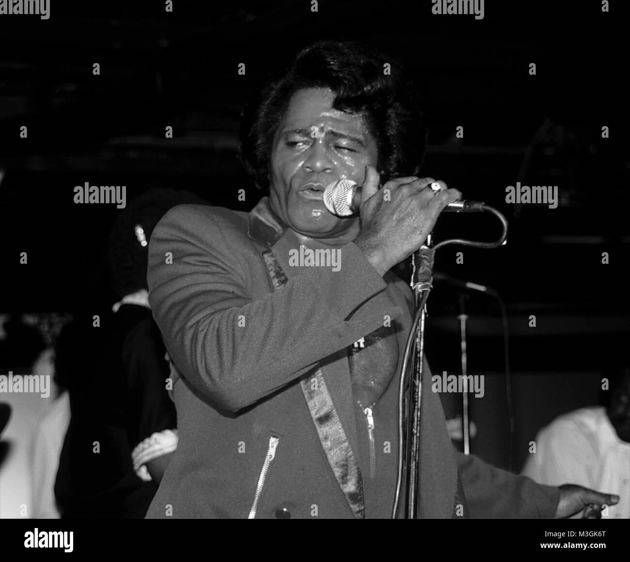 James Brown esecuzione presso il Red Parrot discoteca club e il 16 marzo 1983 a New York City. Credito: Walter McBride/MediaPunch Foto Stock