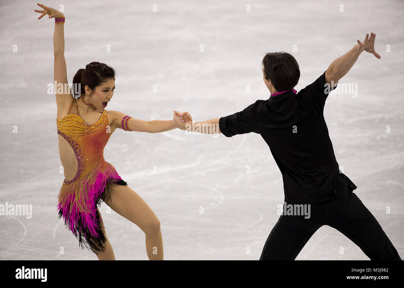Gangneung, Corea del Sud. Xi Febbraio, 2018. Kana Muramoto annuncio Chris Reed del Giappone competere durante la figura pattinare evento di Team la danza su ghiaccio breve danza al PyeongChang 2018 Giochi Olimpici Invernali a Gangneung Ice Arena di domenica 11 febbraio, 2018. Credito: Paolo Kitagaki Jr./ZUMA filo/Alamy Live News Foto Stock
