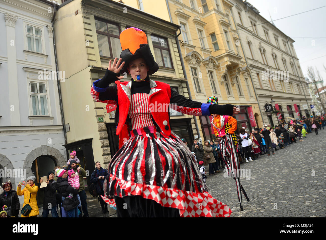 Lubiana, Slovenia. Il 10 febbraio 2018. Drago tradizionale carnevale, tenutasi a Lubiana con molti tipici sloveni maschere di carnevale che sono in molti modi unici e riflettono l'ex caratteristiche locali del villaggio ambiente. Credito: Matic Štojs/Alamy Live News Foto Stock