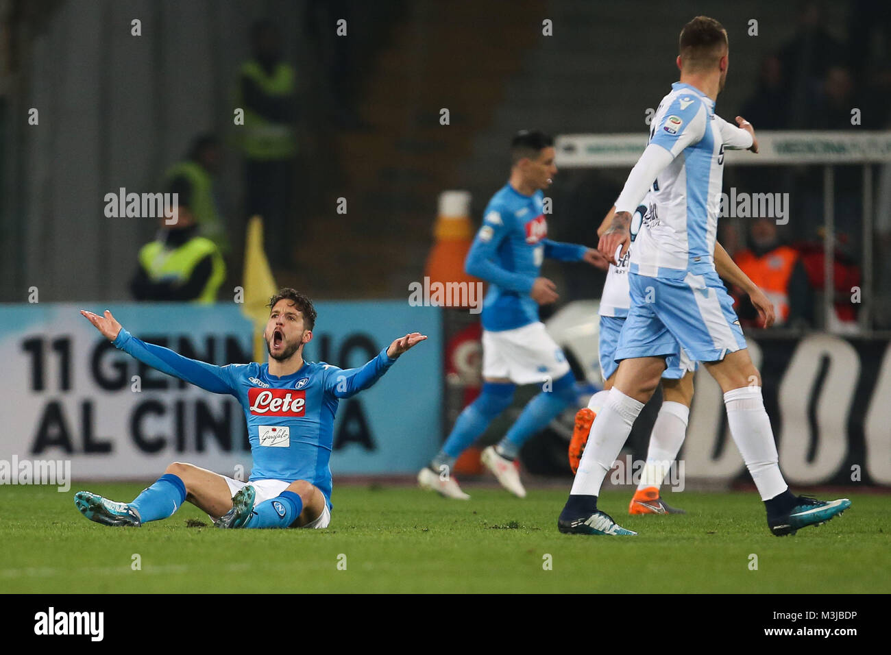 Napoli, Italia. Il 10 febbraio 2018, Stadio San Paolo napoli, Italia; di calcio della Serie A, Napoli contro la Lazio; Dries Mertens di Napoli reagisce Credito: Giampiero Sposito/Alamy Live News Foto Stock