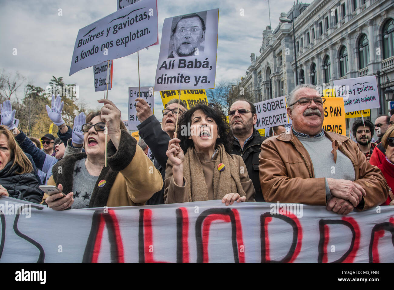 Madrid, Spagna. Xi Febbraio, 2018. Manifestazione anti-corruzione rally sulle stradine del centro di Madrid, Spagna Credito: Alberto Ramírez Sibaja/Alamy Live News Foto Stock