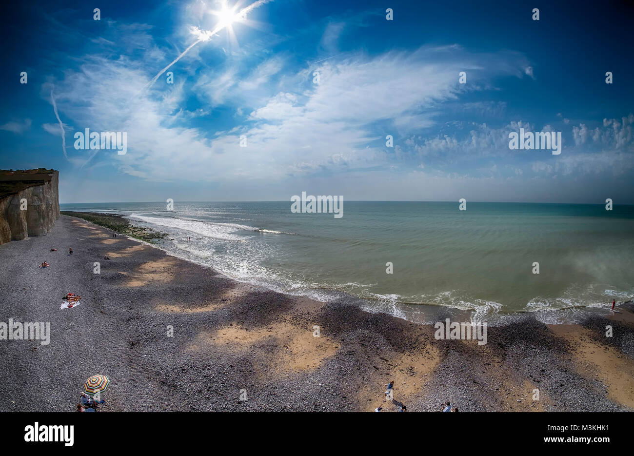 Birling Gap, East Sussex, Regno Unito. 13 settembre 2016. Temperature salire sulla lingua inglese costa sud con scuotipaglia godendo il sole caldo sulla South Downs Coast Foto Stock