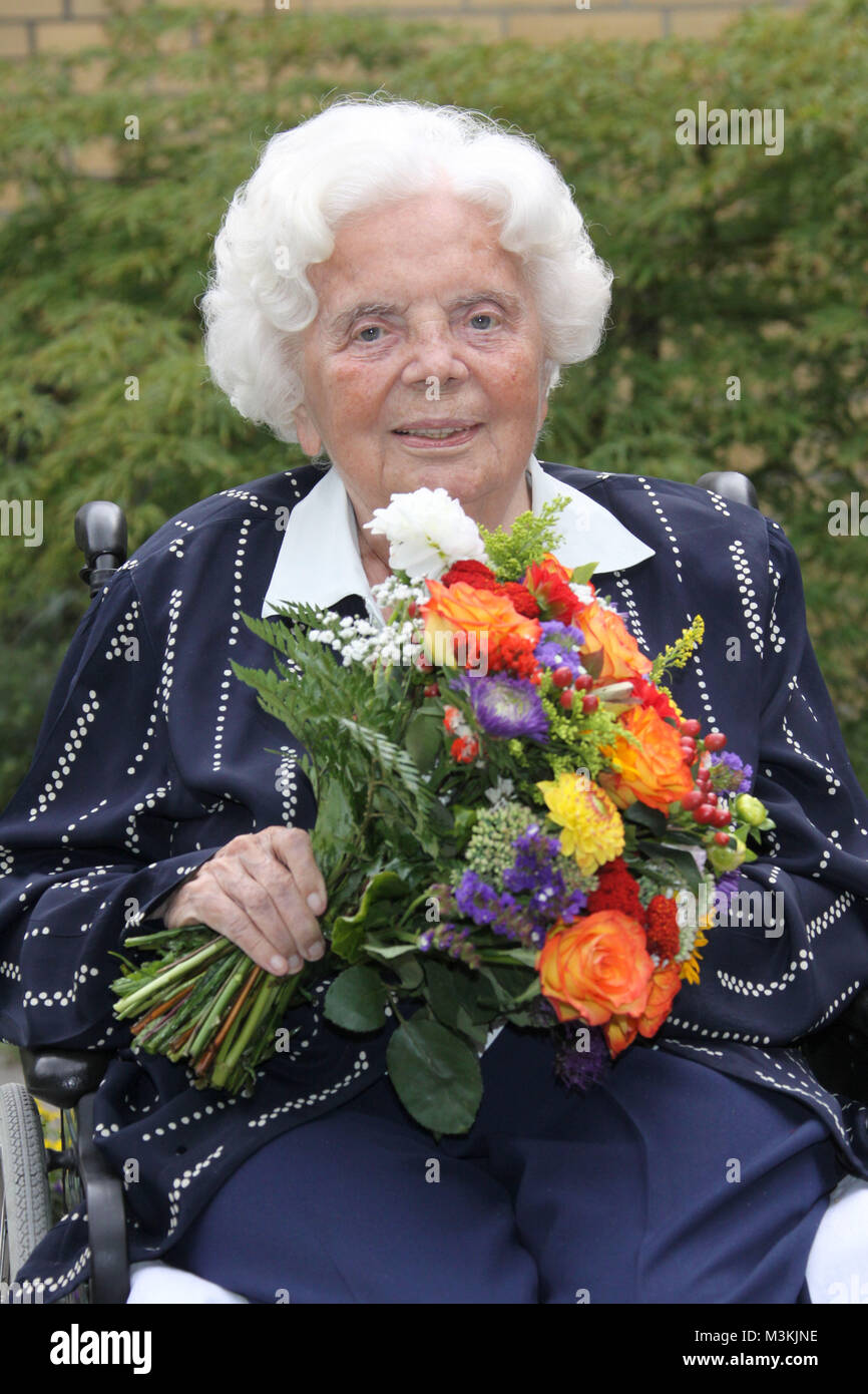 95. Geburtstag der Volksschauspielerin Heidi Kabel, Seniorenstift der Ernst-und-Claere-Jung-Stiftung Hamhurg, 27.08.2009, Heidi Kabel Foto Stock