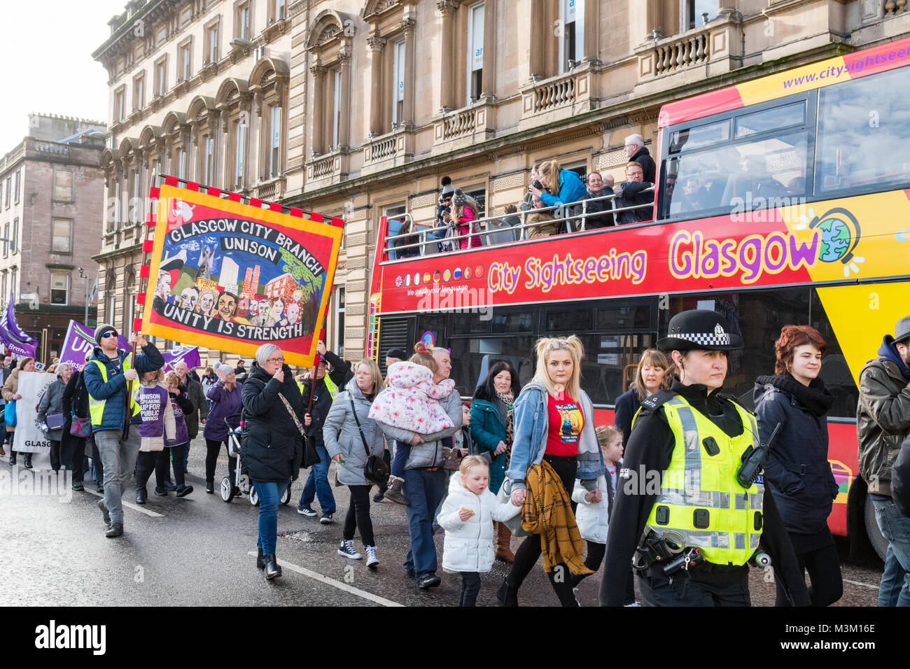 La parità di retribuzione e di dimostrazione marzo a Glasgow in Scozia il 10 febbraio 2018 Foto Stock