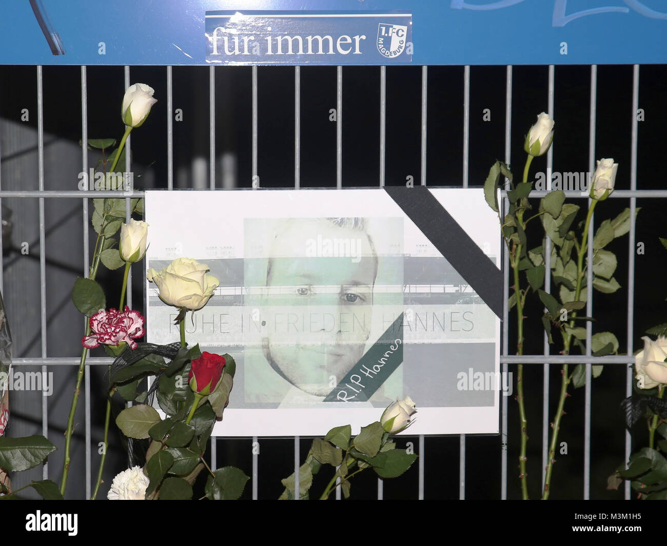 Mahnwache für den verstorbenen FCM-ventilatore Hannes S. vor der MDCC-Arena am 12.10.2016 Foto Stock