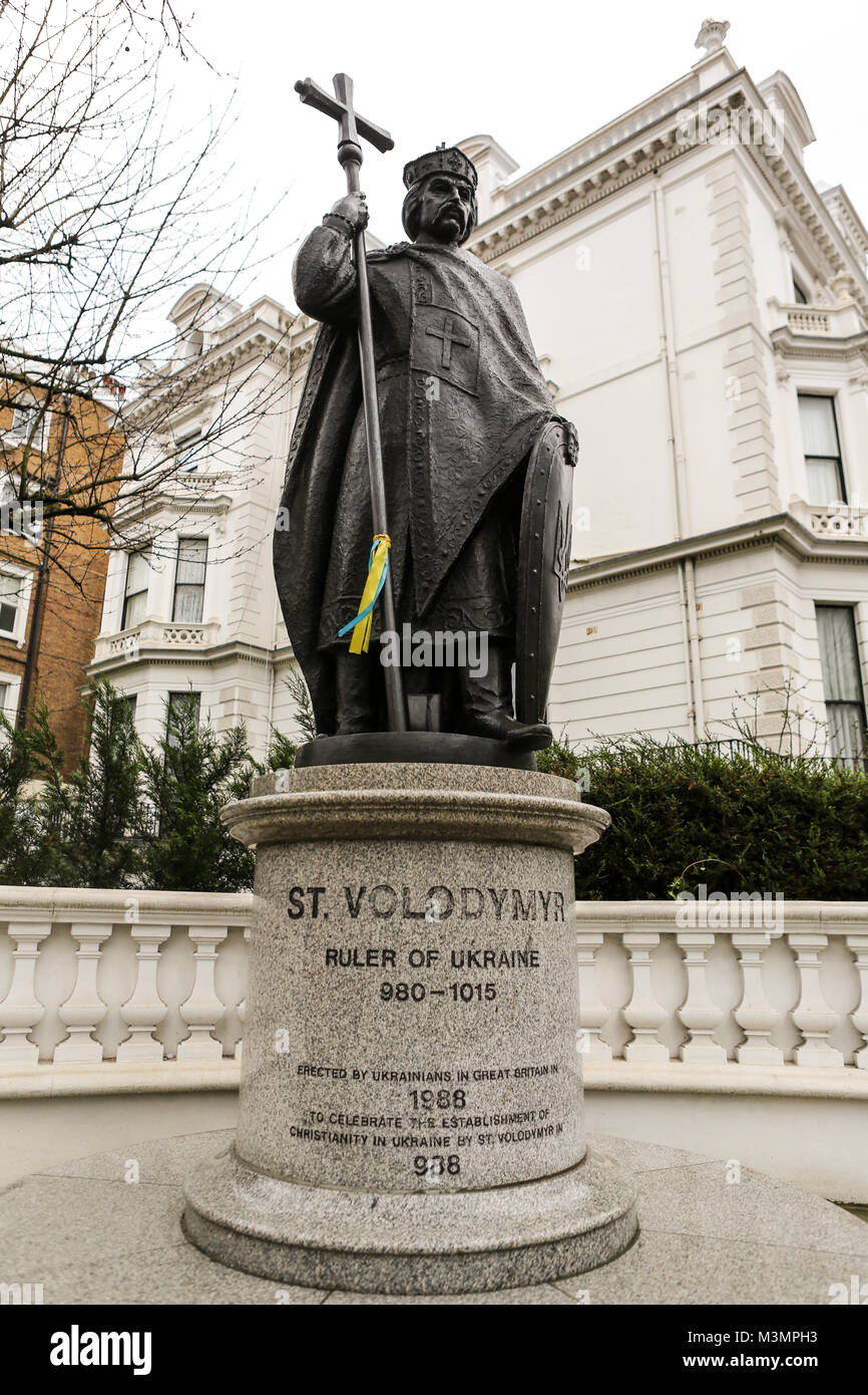 San Vladimiro statua. Holland Park, Londra W11 Foto Stock