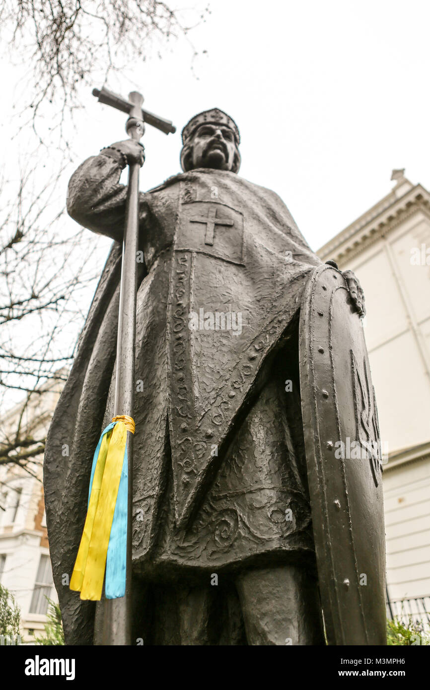 San Vladimiro statua. Holland Park, Londra W11 Foto Stock
