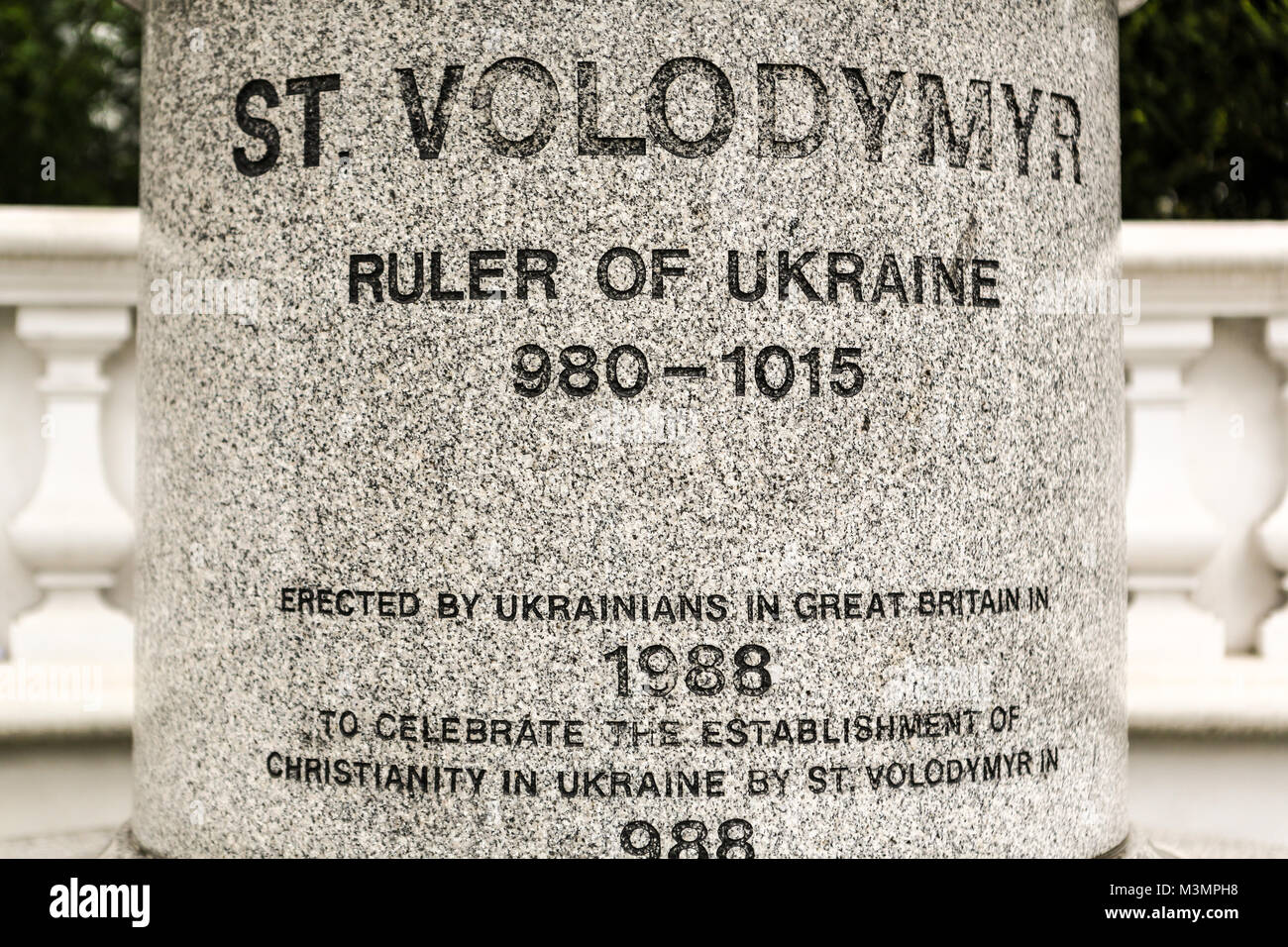 San Vladimiro statua. Holland Park, Londra W11 Foto Stock