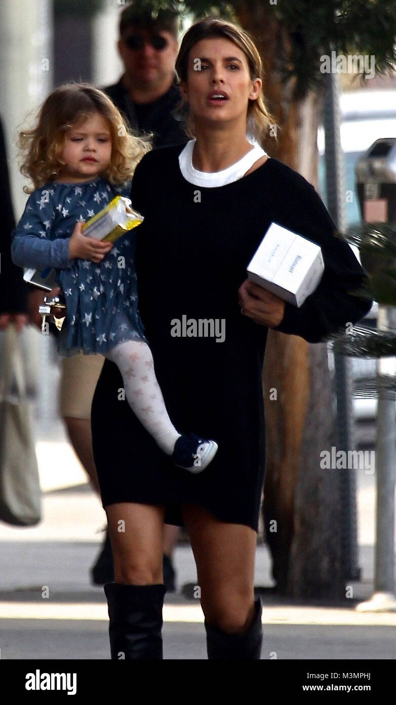 Elisabetta Canalis shopping a Melrose ammenda di mercato con sua figlia