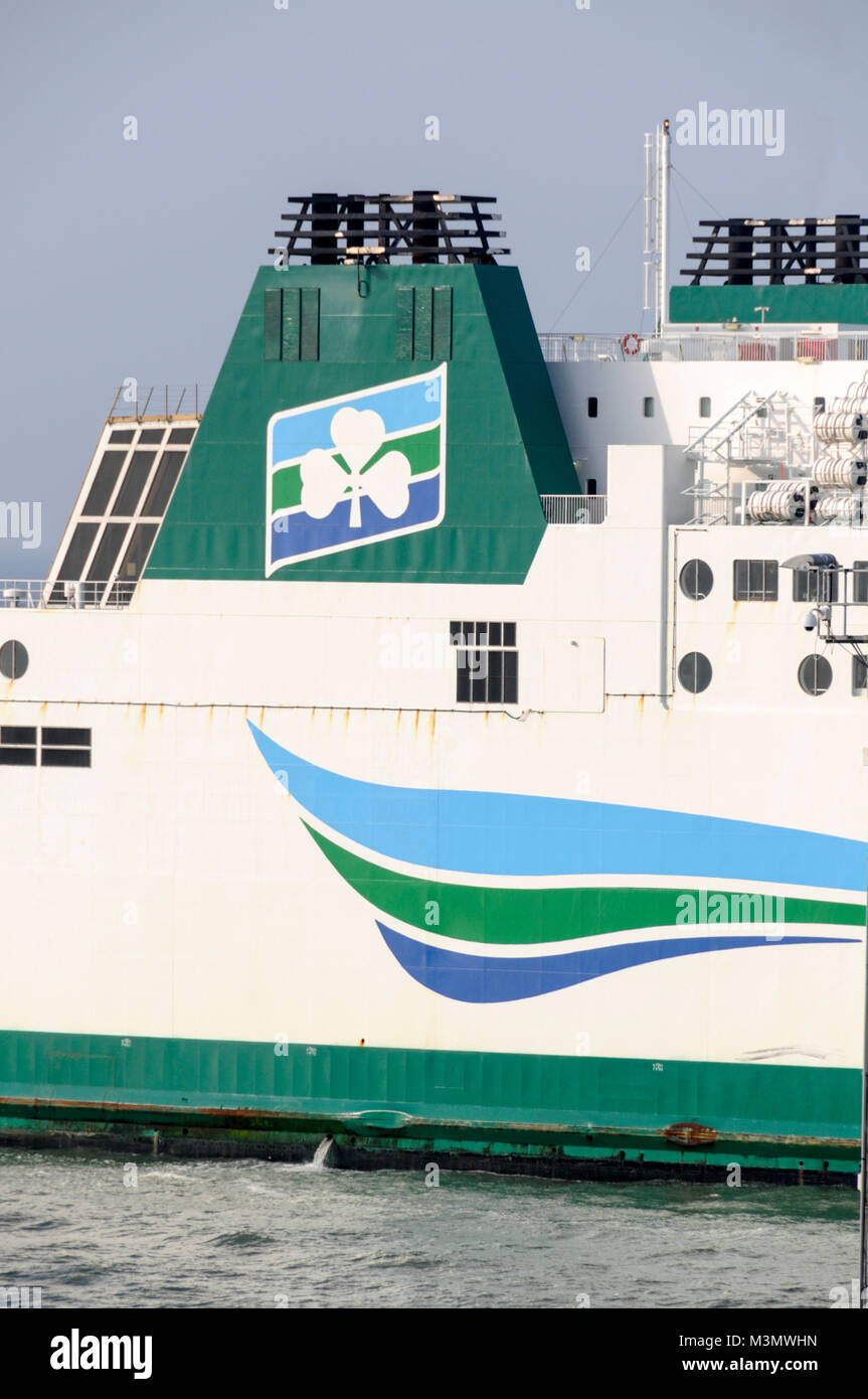 Il traghetto irlandese ormeggiato a Rosslare Harbour sulla costa orientale dell'Irlanda meridionale Foto Stock