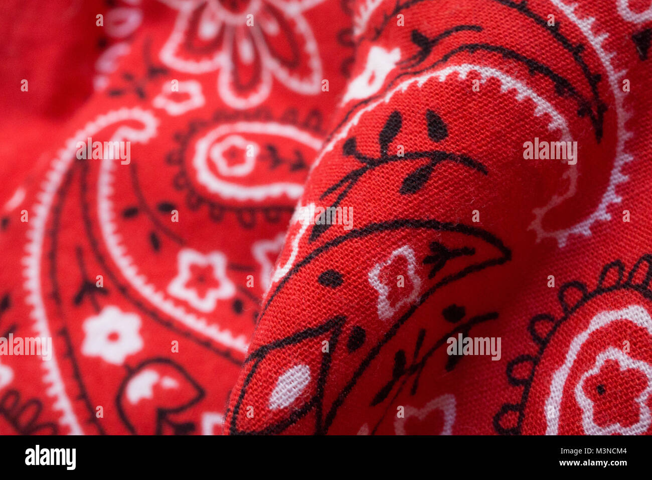 Red bandana immagini e fotografie stock ad alta risoluzione - Alamy